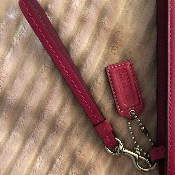 Coach Clutch/Wristlet - Picture 4 of 6